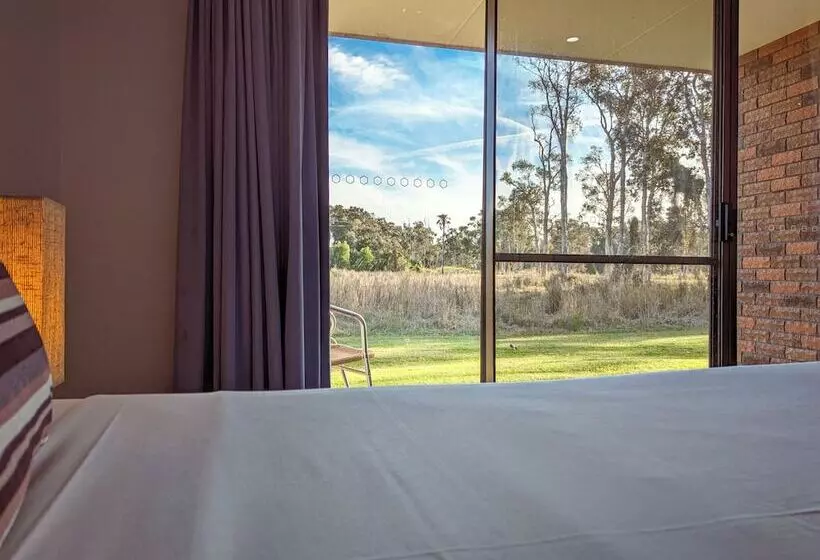 בית מלון כפרי Island Palms Motor Inn