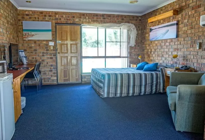 Отель Kadina Gateway Motor Inn