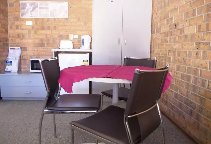 Отель Kadina Gateway Motor Inn