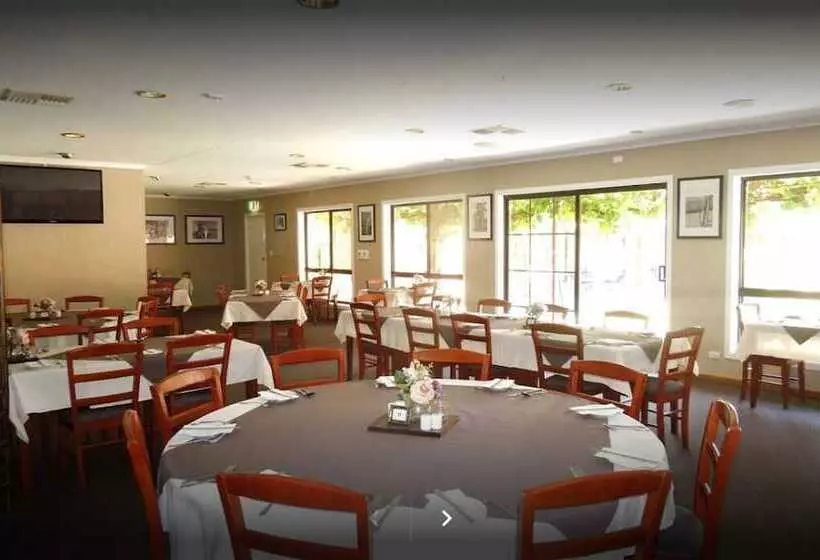 Отель Kadina Gateway Motor Inn