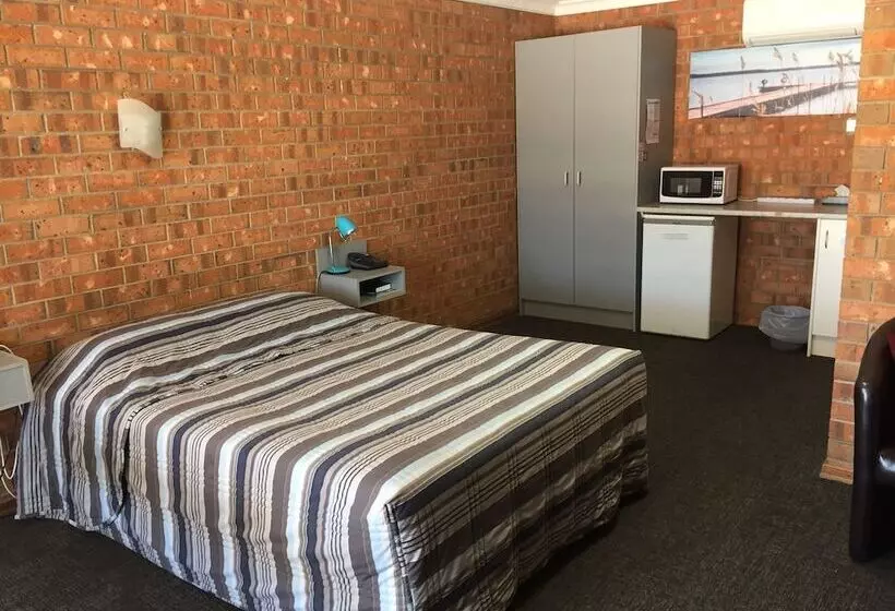 Отель Kadina Gateway Motor Inn