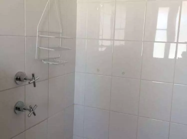 Отель Kadina Gateway Motor Inn