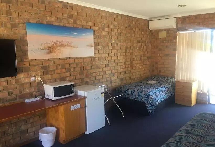 Отель Kadina Gateway Motor Inn