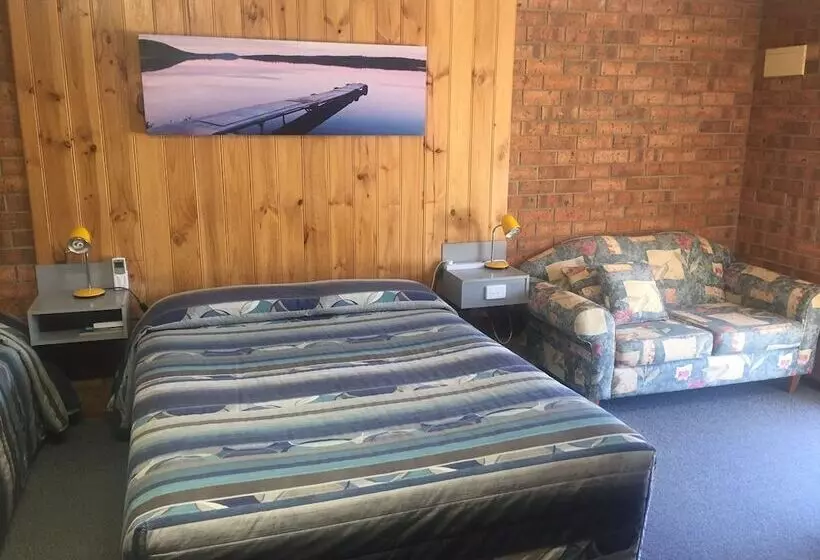 Отель Kadina Gateway Motor Inn