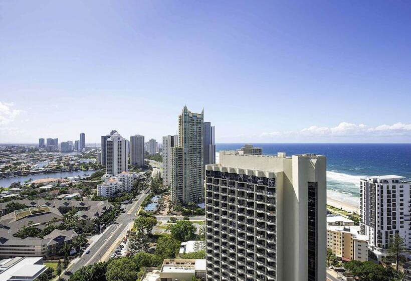 Отель Mantra Crown Towers