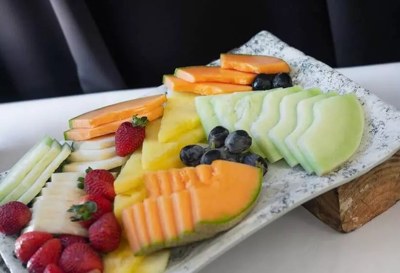 Hotel Mantra Crown Towers