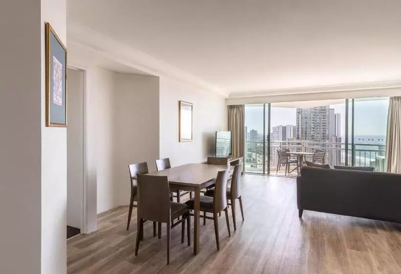 Hotel Mantra Crown Towers