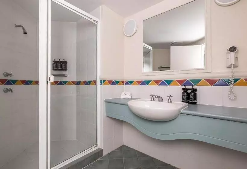 Hotel Mantra Crown Towers