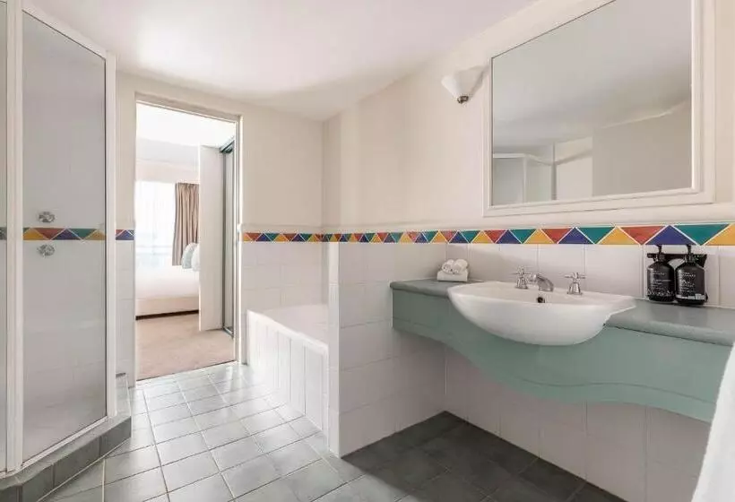 Hotel Mantra Crown Towers