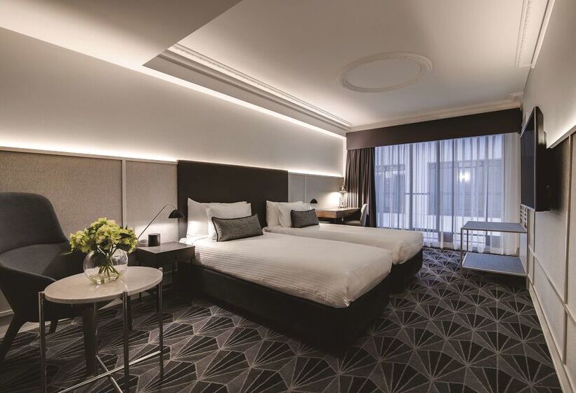 The Savoy Hotel On Little Collins Melbourne