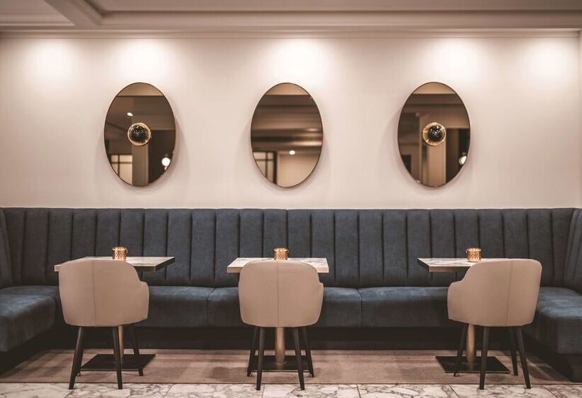 The Savoy Hotel On Little Collins Melbourne