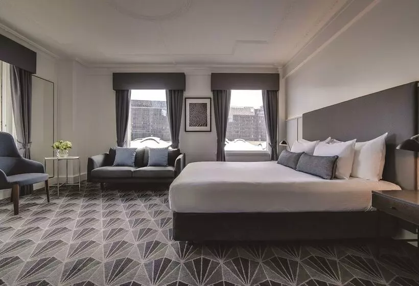 The Savoy Hotel On Little Collins Melbourne