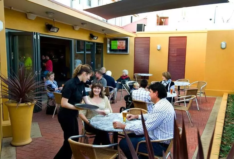 Loxton Community Hotel Motel