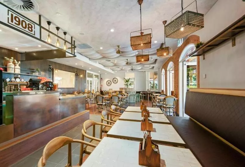 Loxton Community Hotel Motel