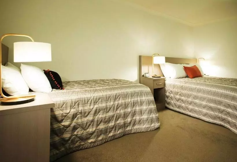 Loxton Community Hotel Motel