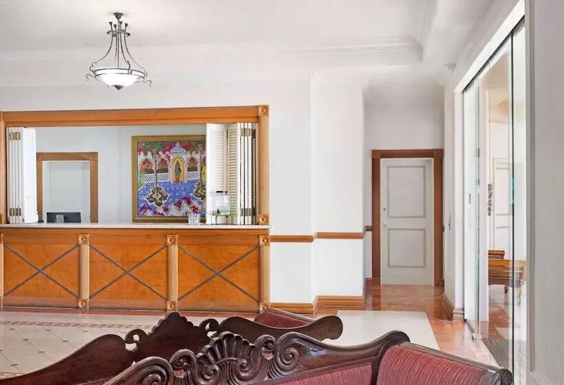 リゾートホテル Breakfree Moroccan