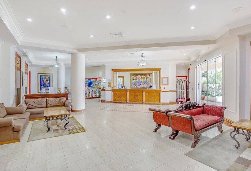 Курорт Breakfree Moroccan