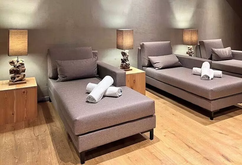 Отель Alexander