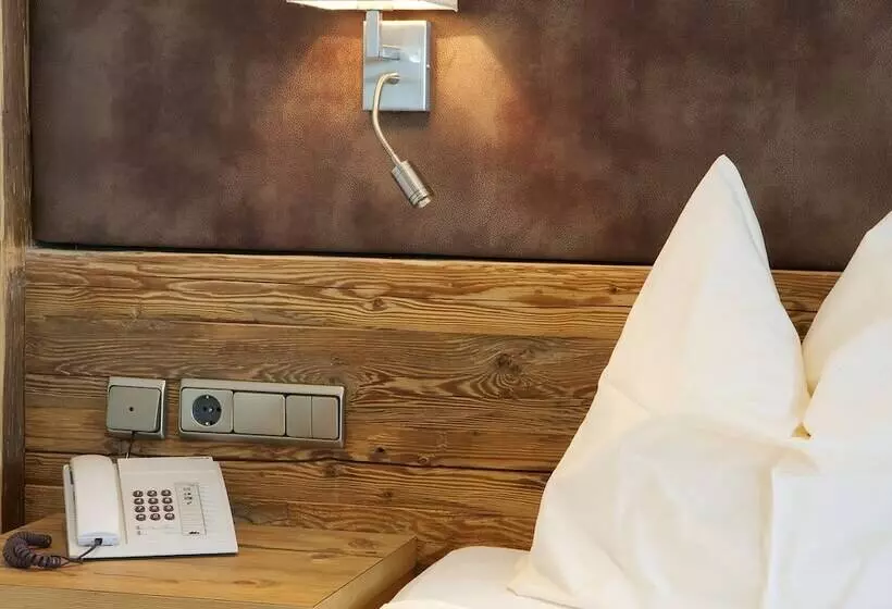 Отель Alexander