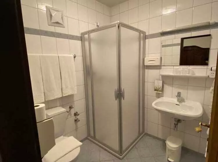 هتل Mama Muh Self Check In