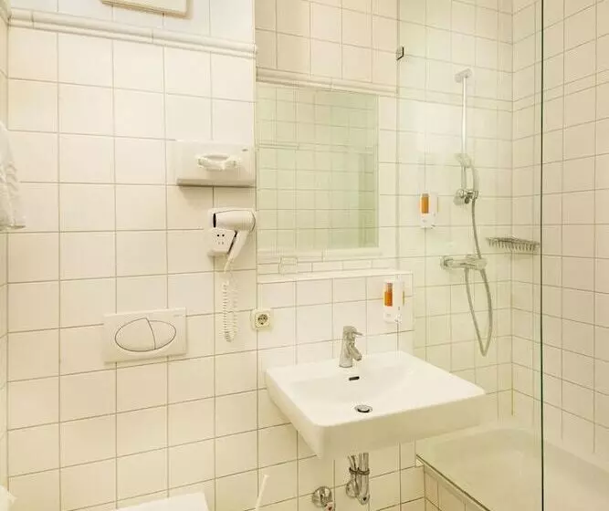 هتل Mama Muh Self Check In