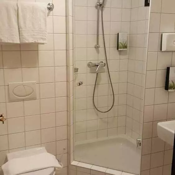 هتل Mama Muh Self Check In