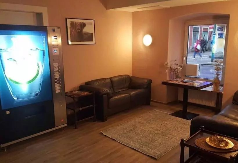 هتل Mama Muh Self Check In