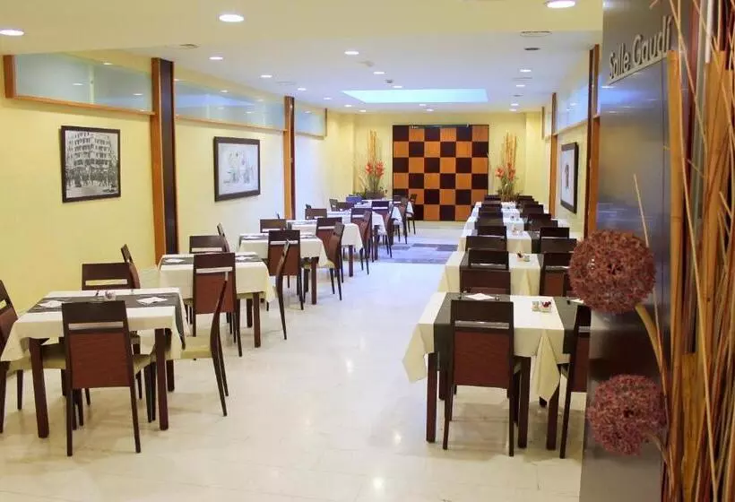 Отель Catalonia Brussels