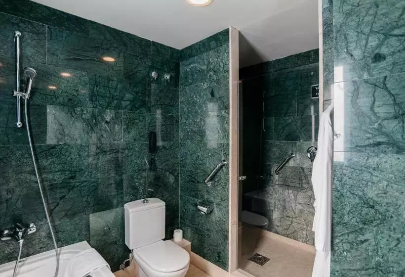 Отель Catalonia Brussels