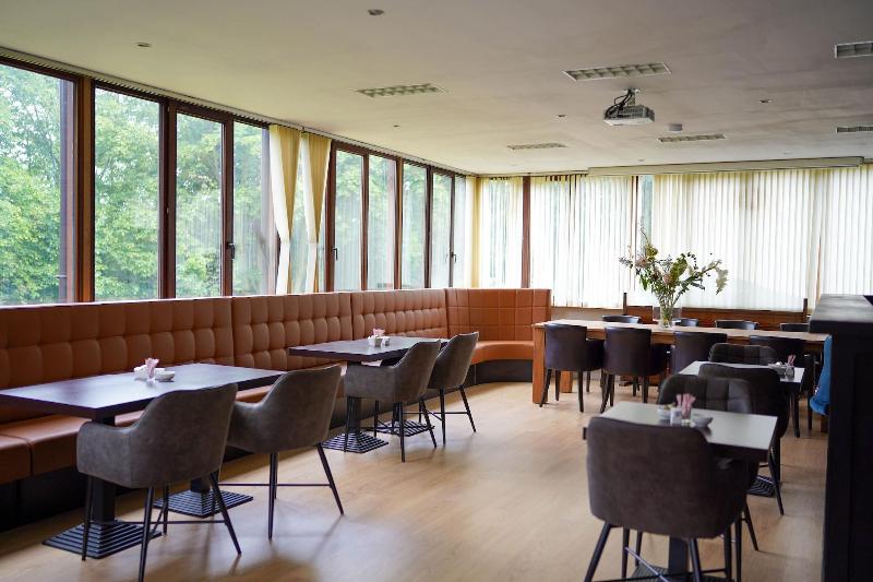 هتل Prins Van Oranje