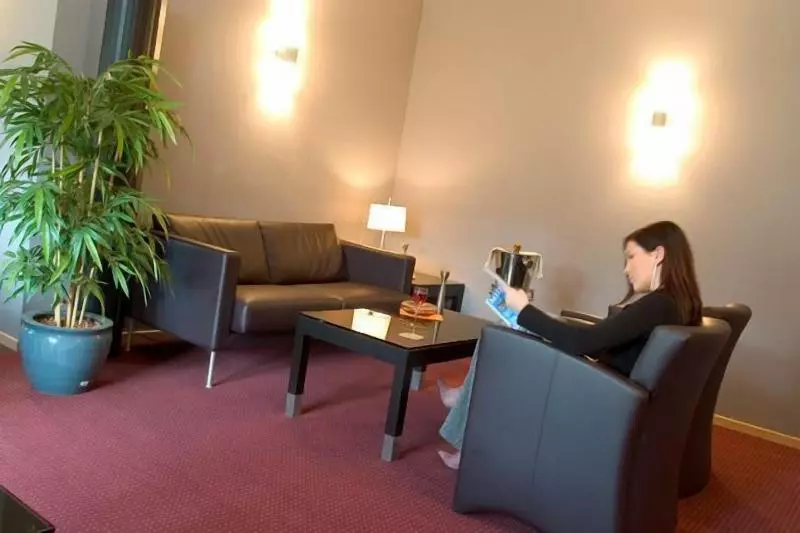 Отель Prins Van Oranje