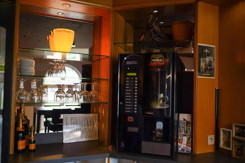 Отель Prins Van Oranje