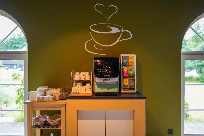 Отель Prins Van Oranje