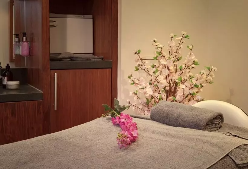 Ashford International Hotel & Spa