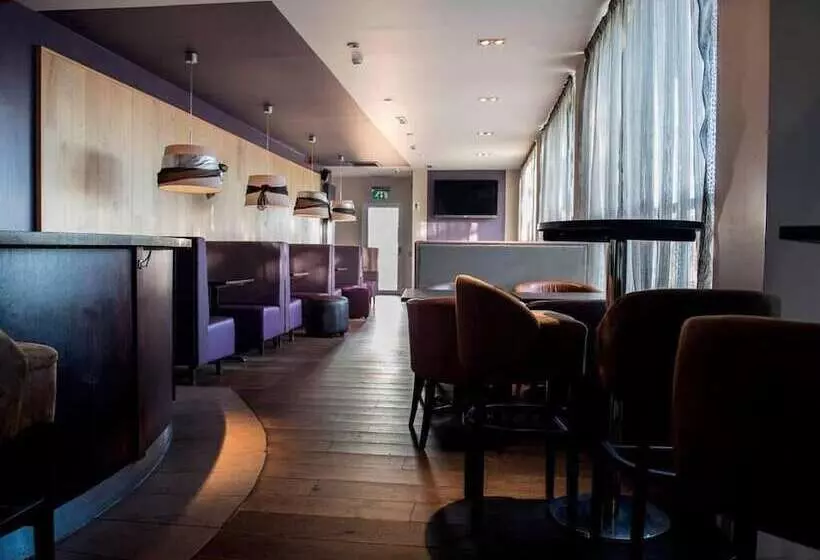 בית מלון כפרי Avonbridge