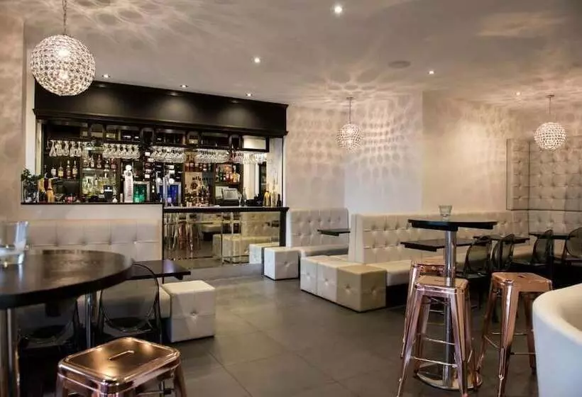 בית מלון כפרי Avonbridge