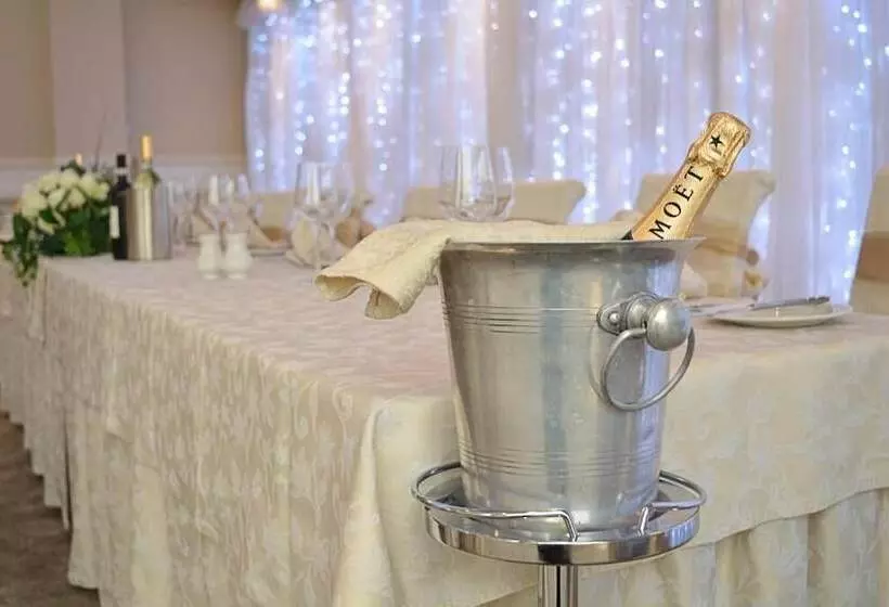 בית מלון כפרי Avonbridge