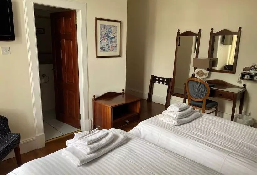 בית מלון כפרי Avonbridge