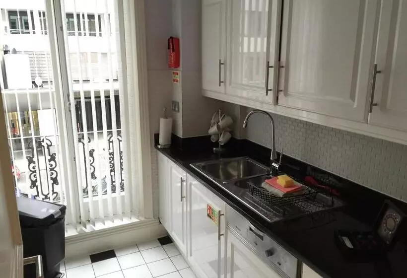 호텔 Beaufort House   Knightsbridge