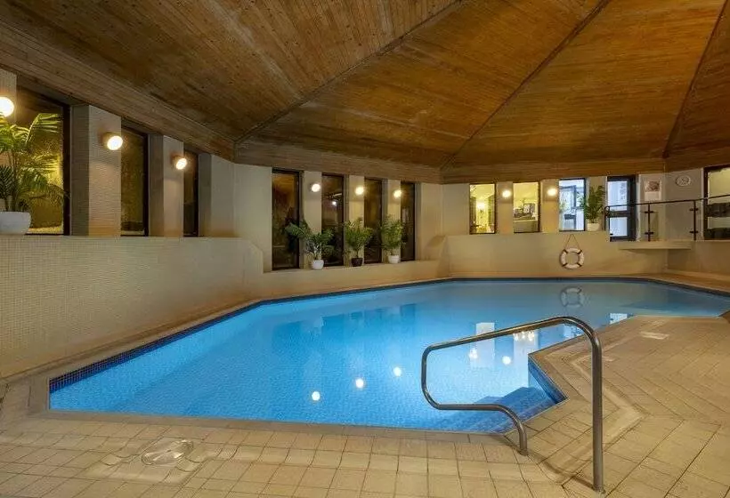 Bridgewood Manor Hotel & Spa