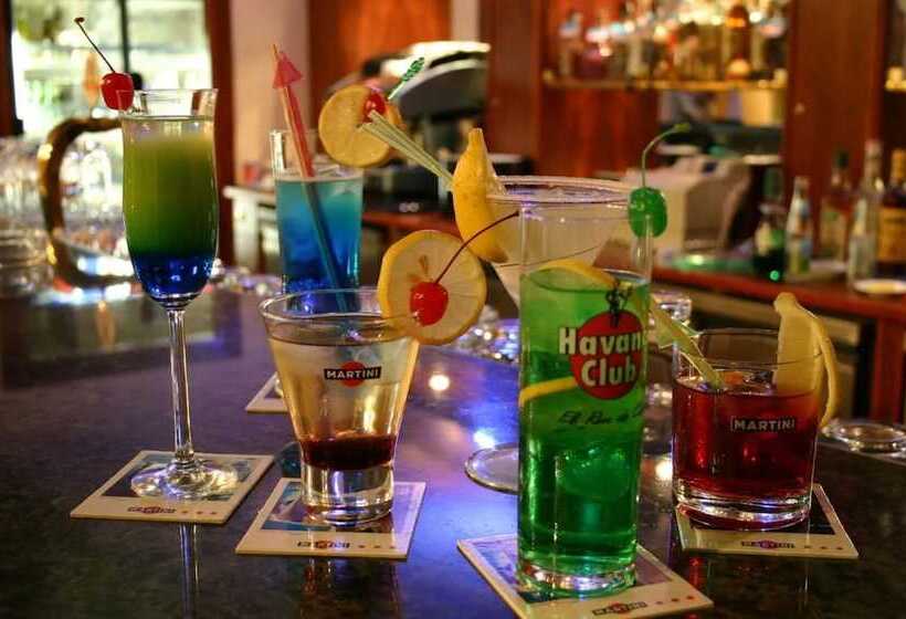 Hotel Rede Andrade Luxor