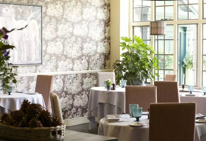 Отель The Bay Tree