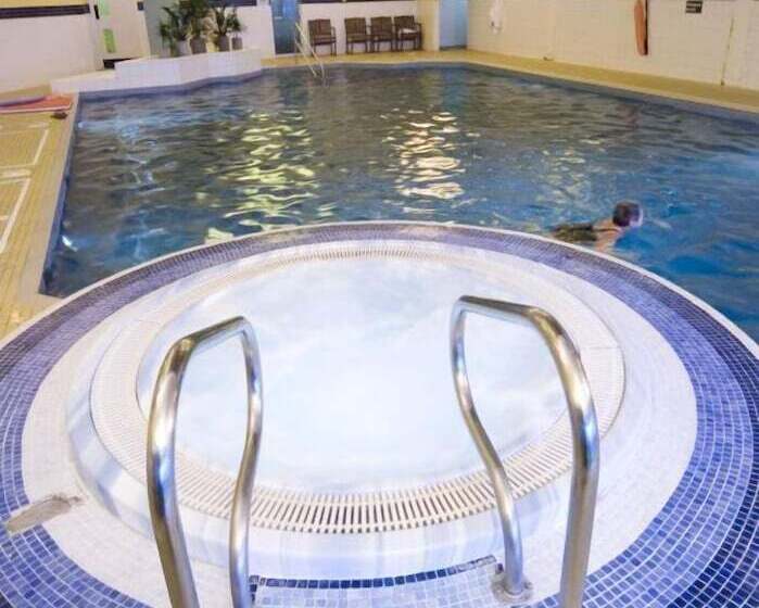 Buchanan Arms Hotel & Leisure, Sure Hotel Collection