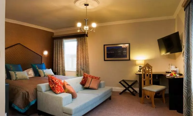 Hatherley Manor Hotel & Spa