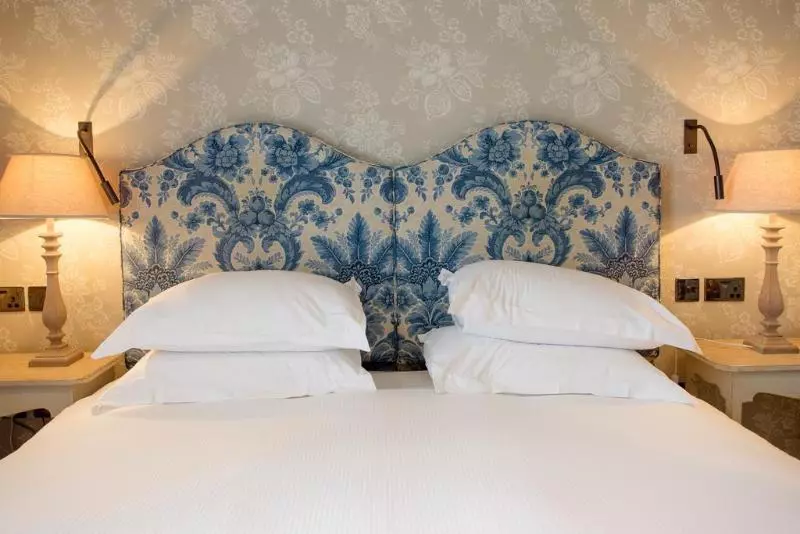 Отель No 1 By Guesthouse, York