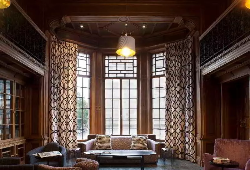 ベッドアンドブレックファースト B+b Edinburgh