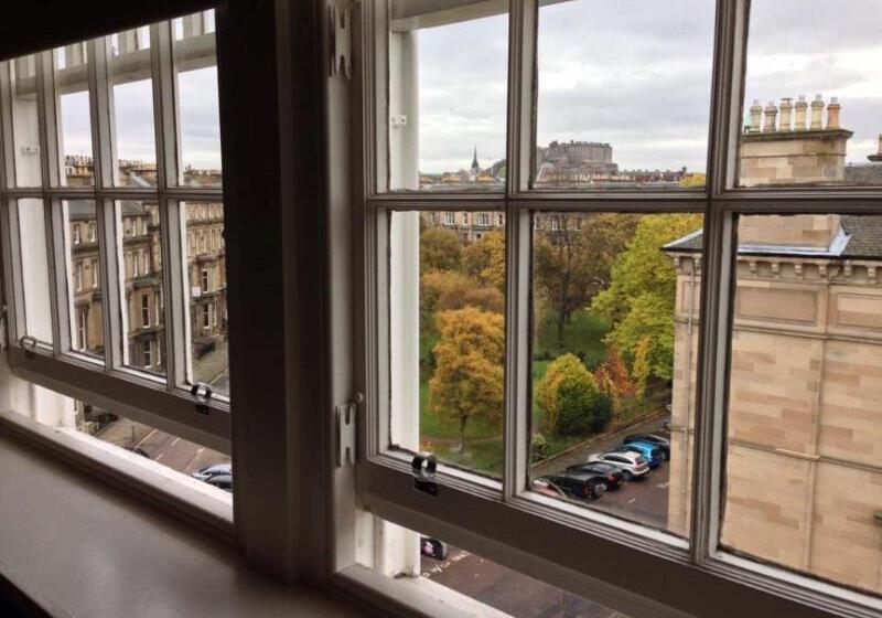 ベッドアンドブレックファースト B+b Edinburgh