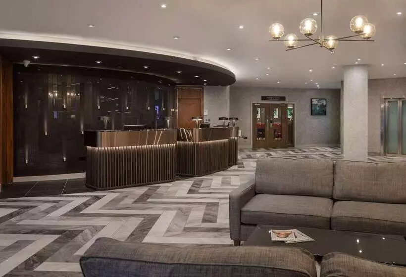 酒店 Hilton Cardiff