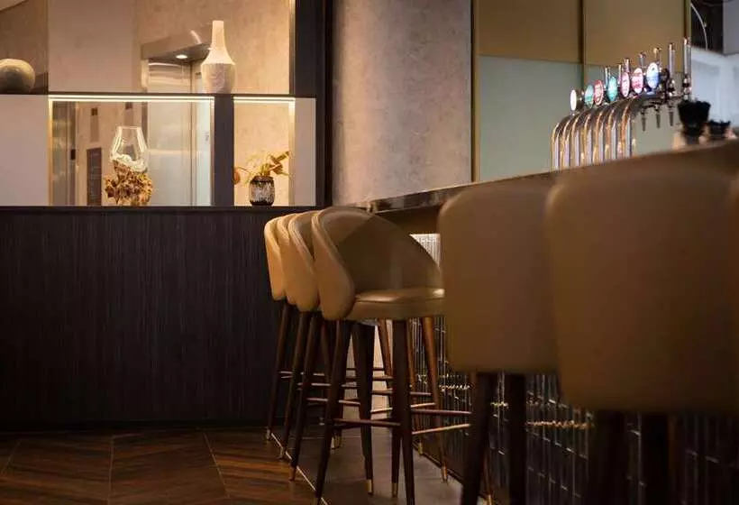 酒店 Hilton Cardiff