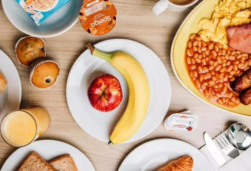 Отель Holiday Inn Express Belfast City, An Ihg